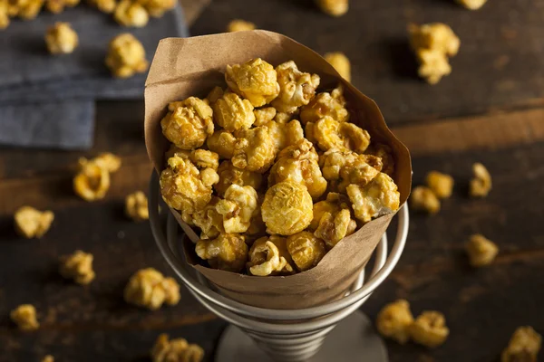 Homemade Crunchy Caramel Popcorn — Stock Photo, Image