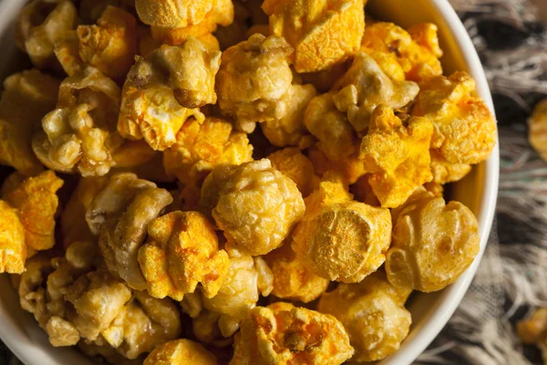 Chicago-Stil Karamell und Käse-Popcorn — Stockfoto