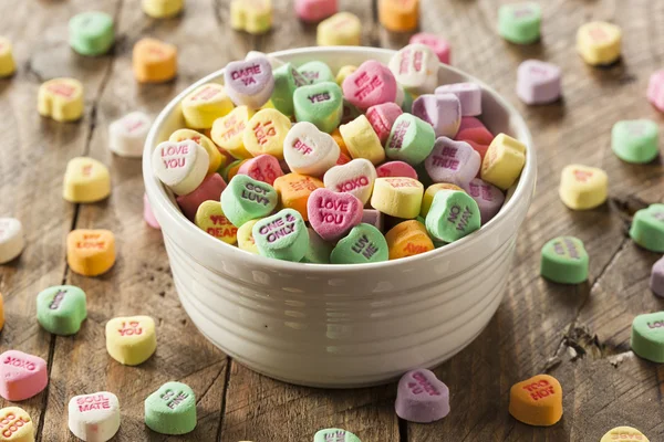 Барвисті цукерки серця розмова — стокове фото
