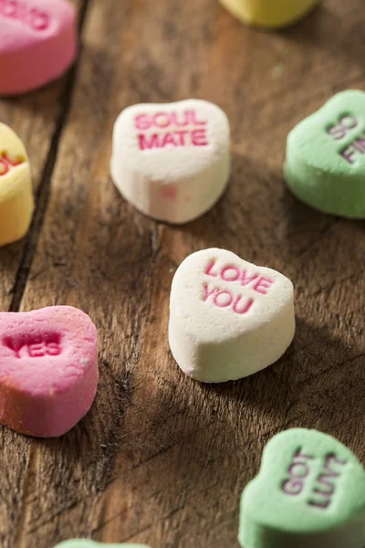 Colorido caramelo conversación corazones —  Fotos de Stock