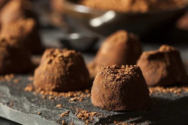 Tartufi al cioccolato fondente di fantasia — Foto Stock