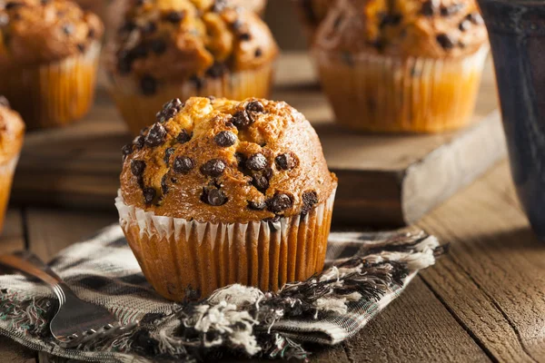 Muffins aux pépites de chocolat maison — Photo