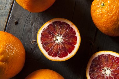 Organik çiğ kırmızı kan portakal