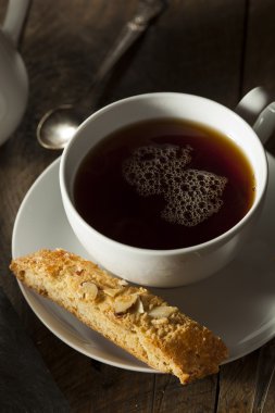 Ev yapımı badem bisküvi pasta