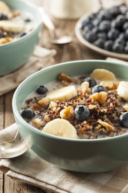 Organik kahvaltı Quinoa Fındıklı