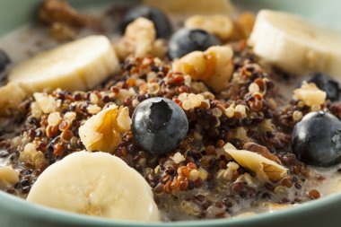 Organik kahvaltı Quinoa Fındıklı