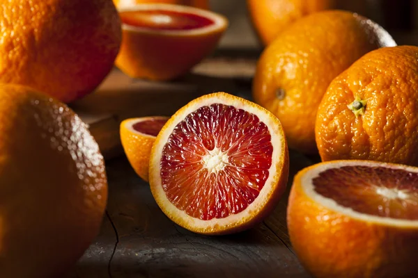 Organik çiğ kırmızı kan portakal — Stok fotoğraf