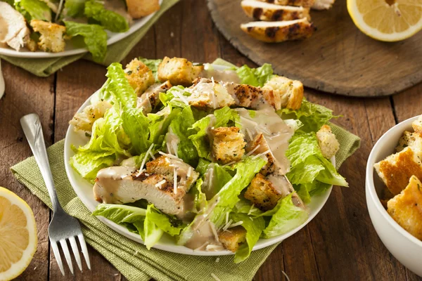 Healthy Grilled Chicken Caesar Salad — Stock Photo, Image