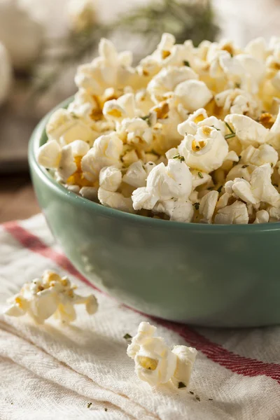 Homemade Rosemary Herb and Cheese Popcorn — Stock Photo, Image