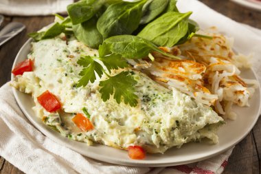Sağlıklı ıspanak beyaz yumurta omlet