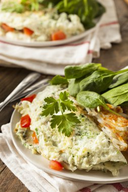 Sağlıklı ıspanak beyaz yumurta omlet
