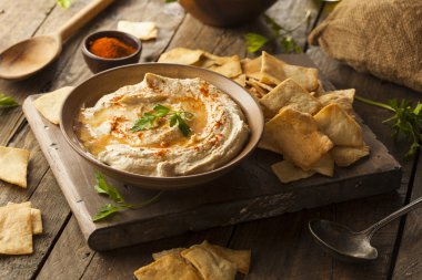 Sağlıklı ev yapımı krem humus