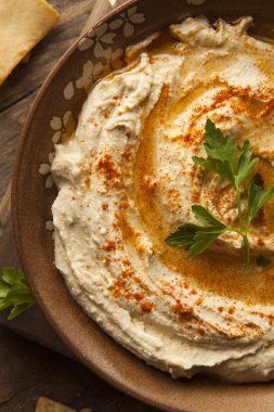 Sağlıklı ev yapımı krem humus