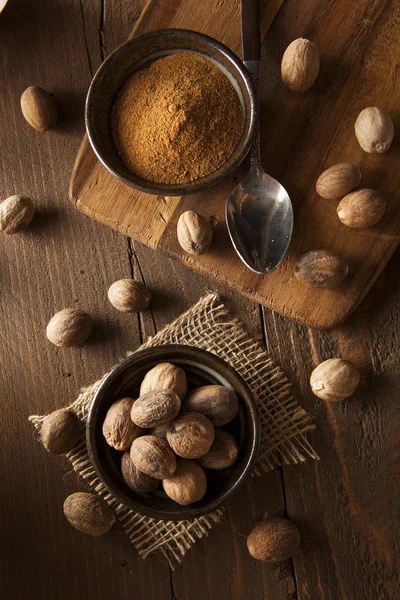 Raw Organic Dry Nutmeg — Stock Photo, Image