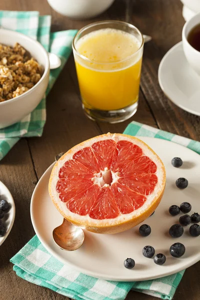 Healthy Organic Grapefruit for Breakfast — Stock Photo, Image