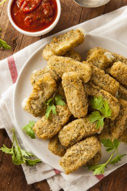 Ev yapımı peynir Mozzarella çubuğu