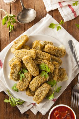 Ev yapımı peynir Mozzarella çubuğu