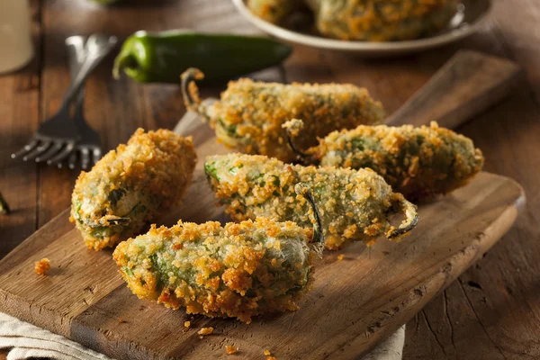 Gepaneerde zelfgemaakte Jalapeno Poppers — Stockfoto