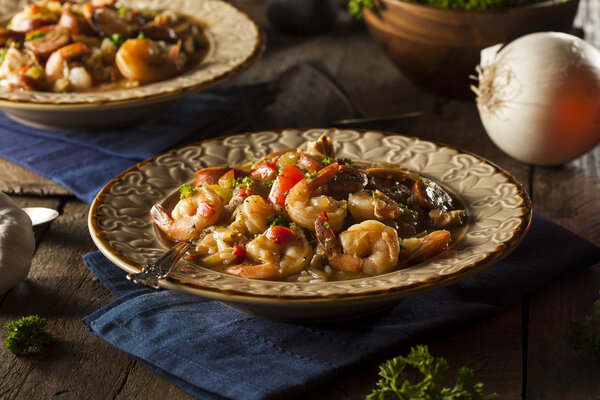 Домашние креветки и колбаса Каджун Гумбо
