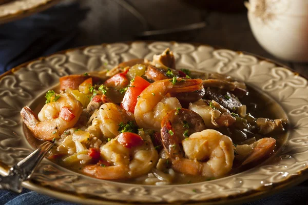 Hausgemachte Garnelen und Wurst Cajun Gumbo — Stockfoto