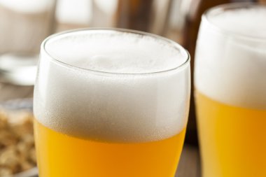 Resfreshing Golden Lager bira