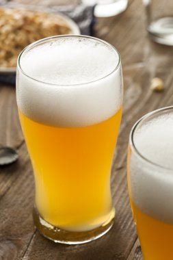 Resfreshing Golden Lager bira