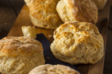 Ev yapımı Flakey Buttermilk bisküvi