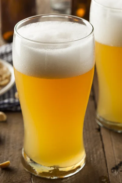 Resfreshing Golden Lager Beer — Stock Photo, Image
