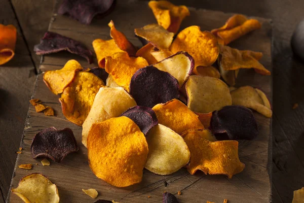 Hälsosam hemlagad vegetabiliska Chips — Stockfoto