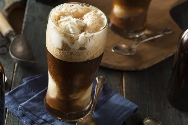 Frozen Dark Stout Birra galleggiante — Foto Stock