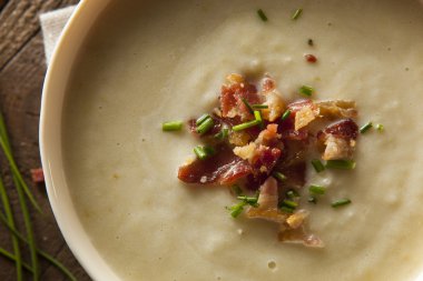 Ev yapımı Kremalı Patates ve Pırasalı Çorba