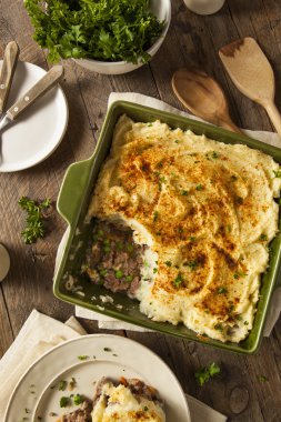 Ev yapımı İrlandalı kıymalı börek