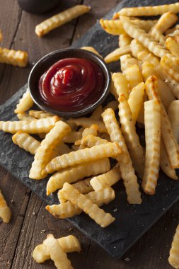 Sağlıksız pişmiş istasyonlu Krinkıl patates kızartması