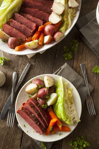 Hausgemachtes Corned Beef und Kohl — Stockfoto