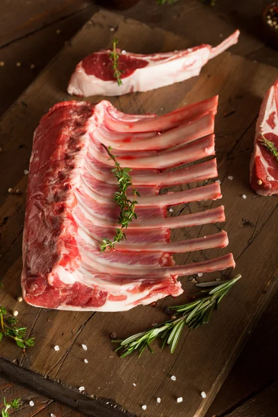 Organic Raw Lamb Chops — Stock Photo, Image