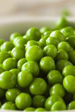 Organik buğulama taze yeşil bezelye