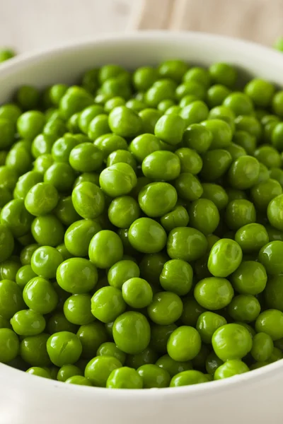 Organiczne na parze świeży zielony groszek — Zdjęcie stockowe