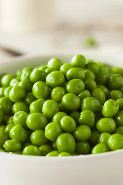 Organiczne na parze świeży zielony groszek — Zdjęcie stockowe