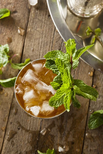 Menyegarkan Julep Mint Dingin — Stok Foto