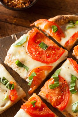 Ev yapımı Margarita gözleme Pizza