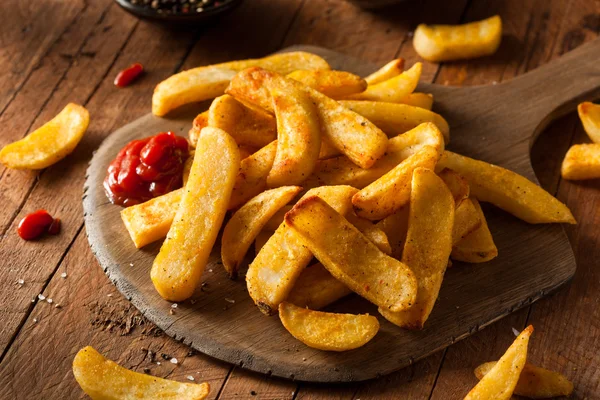 Zelfgemaakte zoute Steak Franse frietjes — Stockfoto