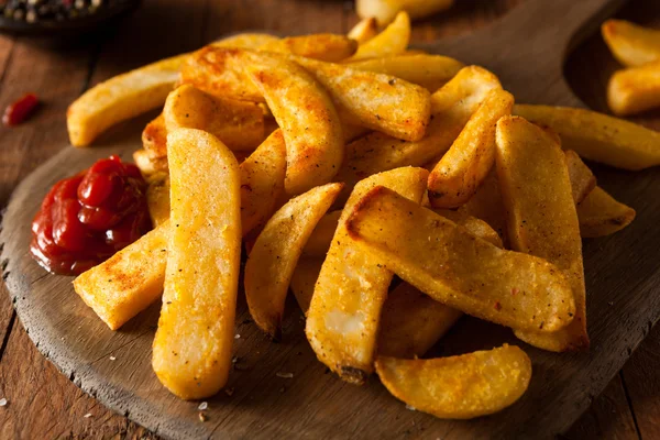 Hemgjord salta biff pommes frites — Stockfoto