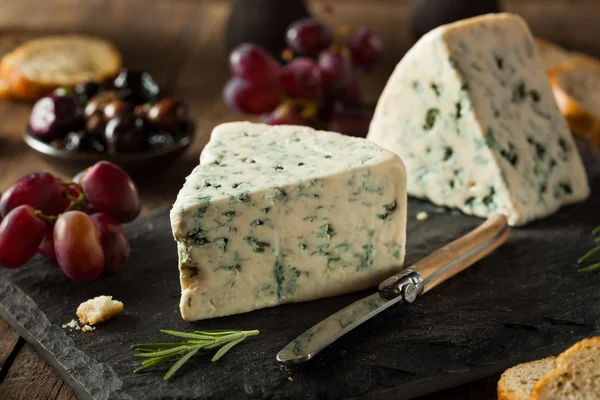 Organic Blue Cheese Wedge — Stock Photo, Image