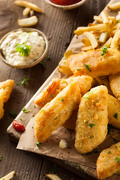 Knaprig fish and chips — Stockfoto
