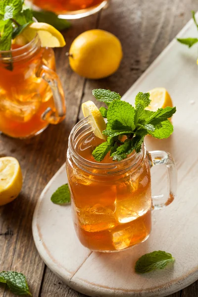 Chá gelado caseiro e limonada — Fotografia de Stock