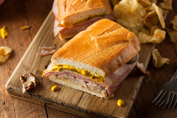 Zelfgemaakte, traditionele Cubaanse Sandwiches — Stockfoto