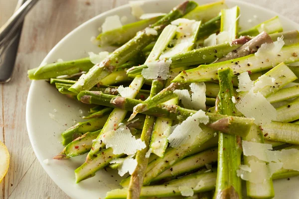 Salade d'asperges fraîches crues — Photo