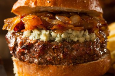 Sulu mavi peynir Hamburger