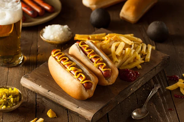 Grilování na roštu Hot Dog — Stock fotografie