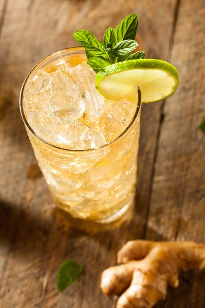 Refreshing Golden Ginger Beer — Stock Photo, Image